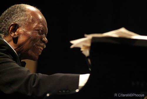 hank jones