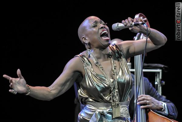 dee dee bridgewater