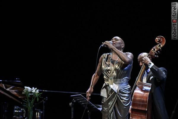 dee dee bridgewater