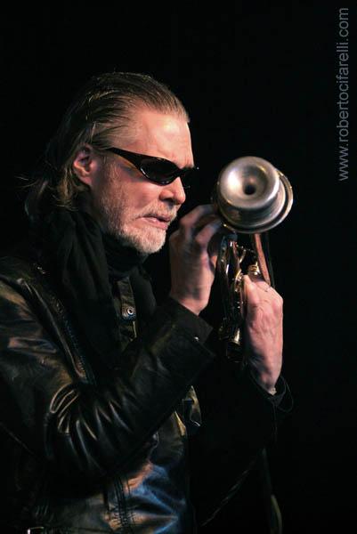 TOM HARRELL