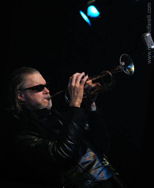 TOM HARRELL