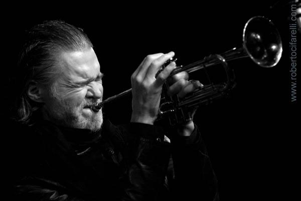 TOM HARRELL