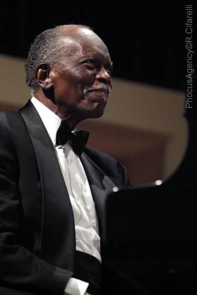 hank jones