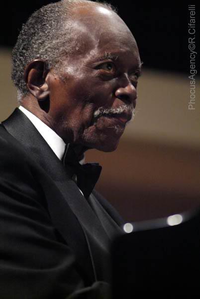 hank jones