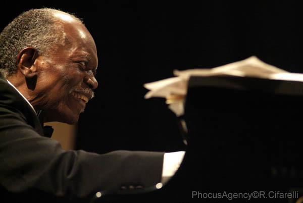 hank jones