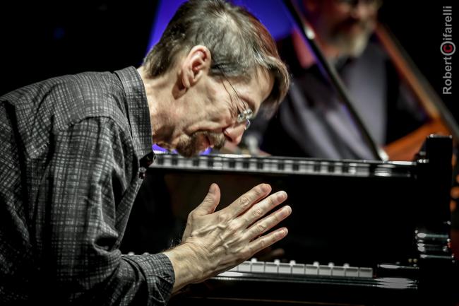 26Fred Hersch