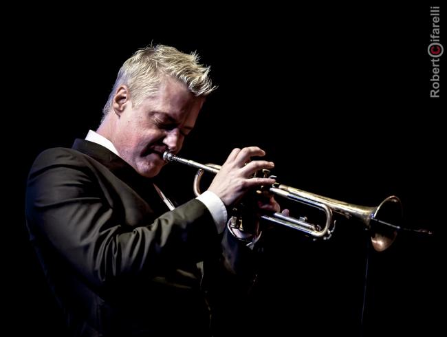 01Chris Botti