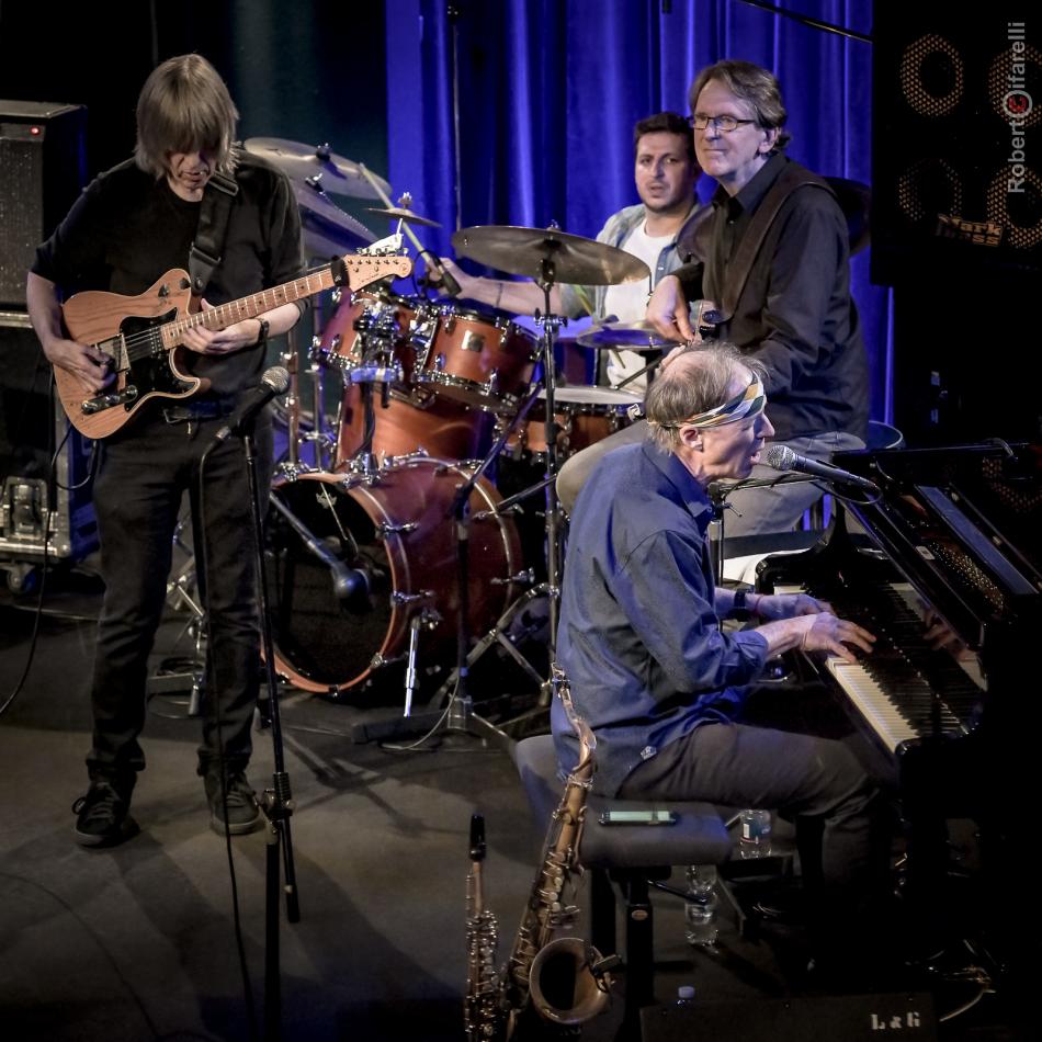 Mike Stern Bill Evans Tom Kennedy Nicolas Viccaro