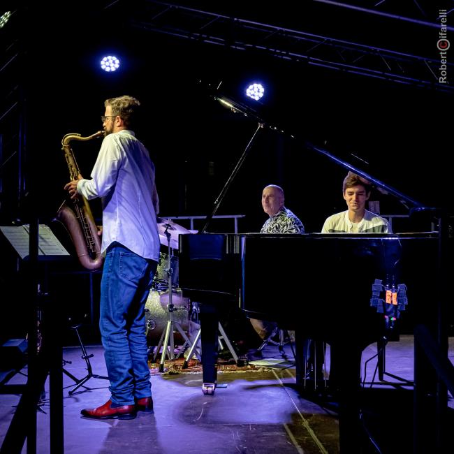 Trio MiXMONK Joey Baron Joey BaronBram De Looze Robin Verheyen