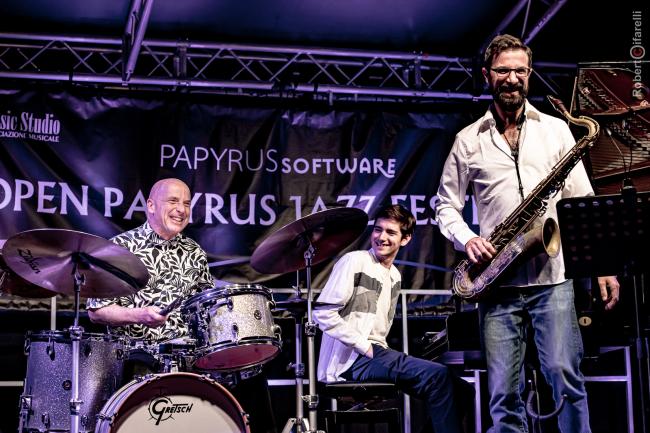 Trio MiXMONK Joey Baron Joey BaronBram De Looze Robin Verheyen