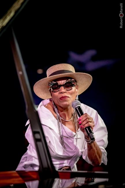 Dee Dee Bridgewater